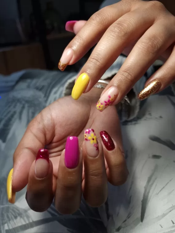 Prothésiste ongulaire capsules à Viroflay, Viroflay, Les Jolis Ongles d'Émilie