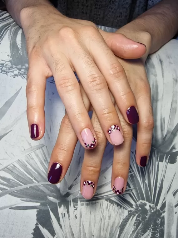 Prothésiste ongulaire pas cher à Viroflay, Viroflay, Les Jolis Ongles d'Émilie