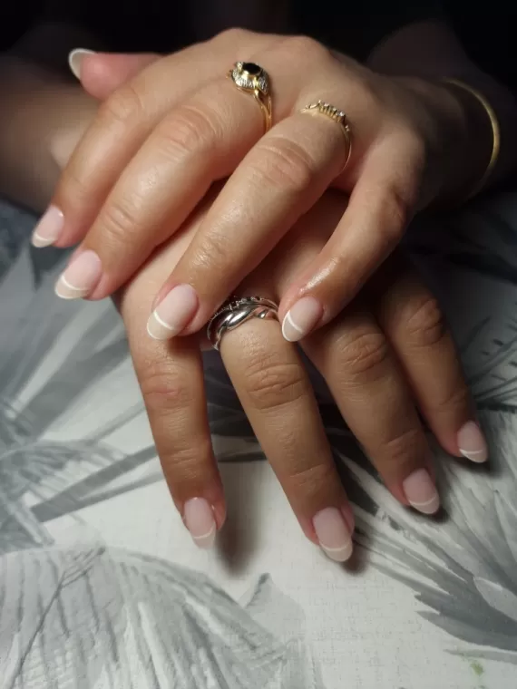 Prothésiste ongulaire pour mariage à Chaville, Viroflay, Les Jolis Ongles d'Émilie
