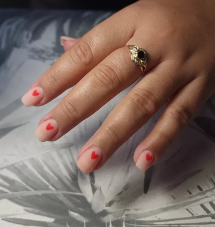 Prothésiste ongulaire pour mariage à Viroflay, Viroflay, Les Jolis Ongles d'Émilie