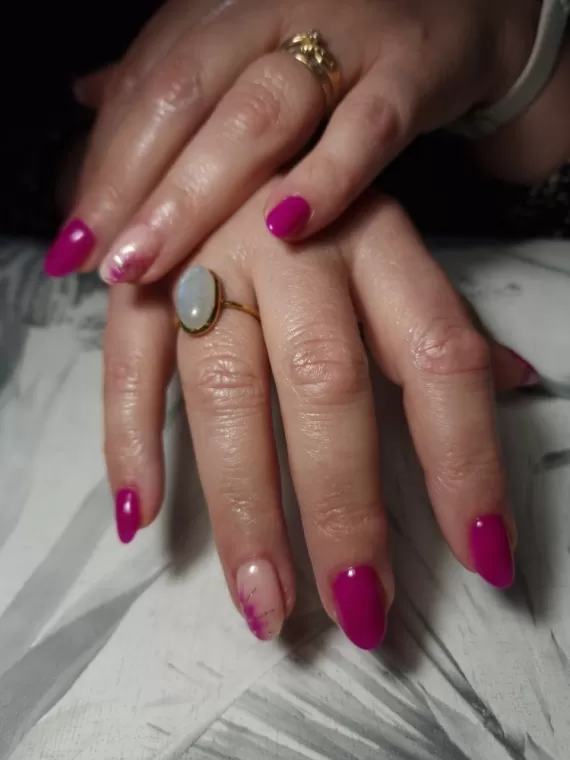 Prothésiste ongulaire Nail art à Chaville, Viroflay, Les Jolis Ongles d'Émilie