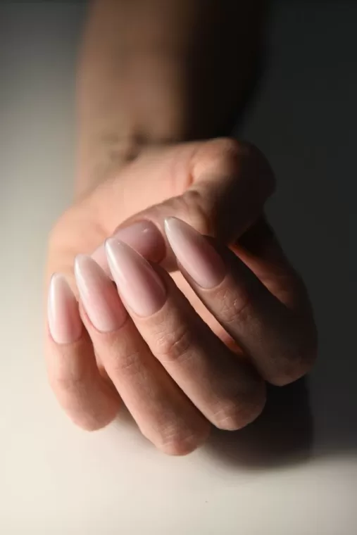 Pose d'ongles gel russe à Le Chesnay ​​​​​​​, Viroflay, Les Jolis Ongles d'Émilie