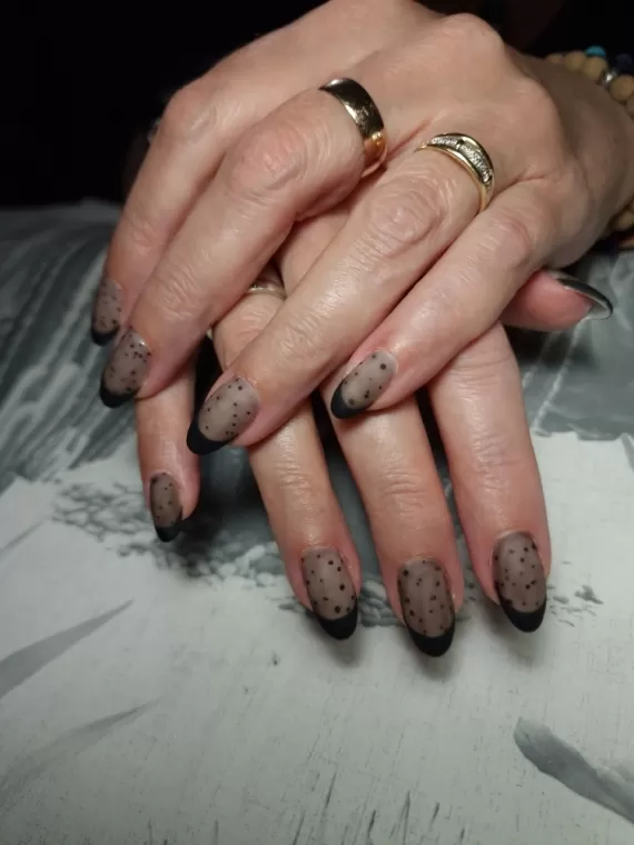 Prothésiste ongulaire nail art à Versailles, Viroflay, Les Jolis Ongles d'Émilie