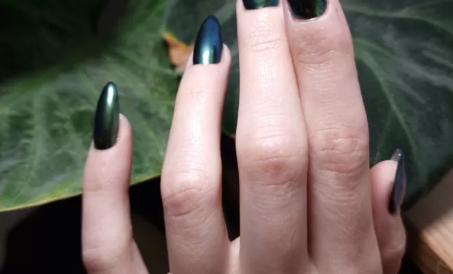 Ongles nail art chrome les Jolis Ongles d'Emilie à Viroflay , Viroflay, Les Jolis Ongles d'Émilie